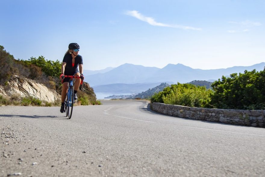 Korsické terény potěší také náruživé cyklisty