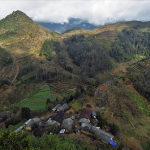 Pohled z věže Lung Cu na okolí