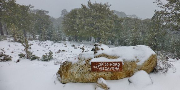 Monti e fraghji &#8211; Korzikou na lyžiach
