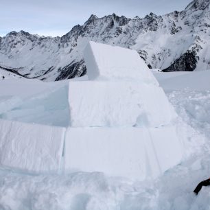 Stavba iglú v údolí Lötschental