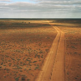 Nic nevystihuje Austrálii asi tolik, jako Outback, nekonečné otevřené prostory přes vyprahlou scenérii v samém srdci Austrálie