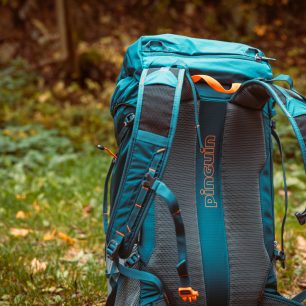 Inovací prošly také zádové systémy.