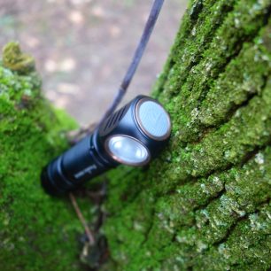 Spínací tlačítko je dostatečně velké a snadno se ovládá.