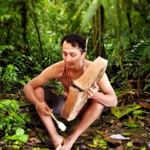 Kontemplace a zvuková meditace jsou s ceremoniemi esenciálně provázány. 