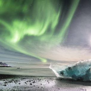 Pohledy na ledovcovou lagunu Jökulsárlón a její okolí.