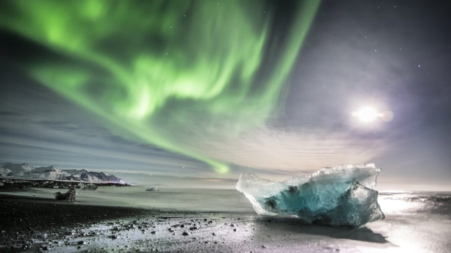 Pohledy na ledovcovou lagunu Jökulsárlón a její okolí.