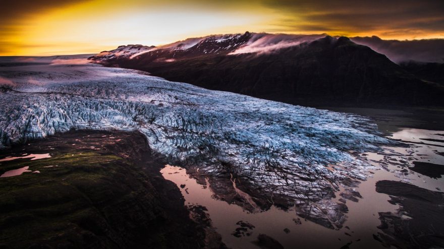 Pohled na Fláajökull z ptačí perspektivy.
