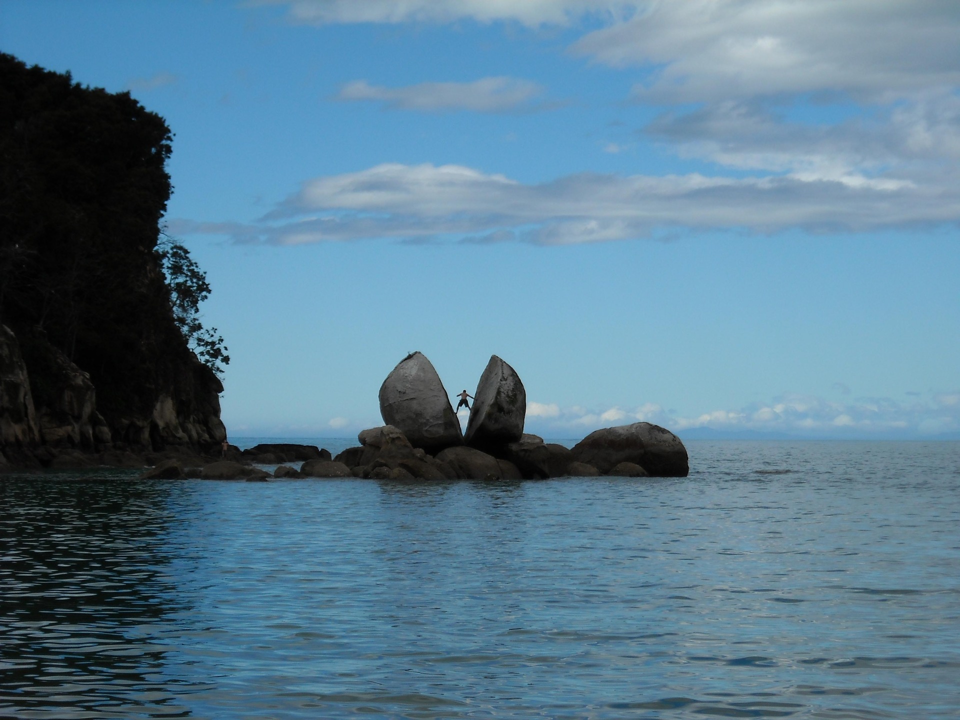 Split Apple rock Kaiteriteri, Nový Zéland